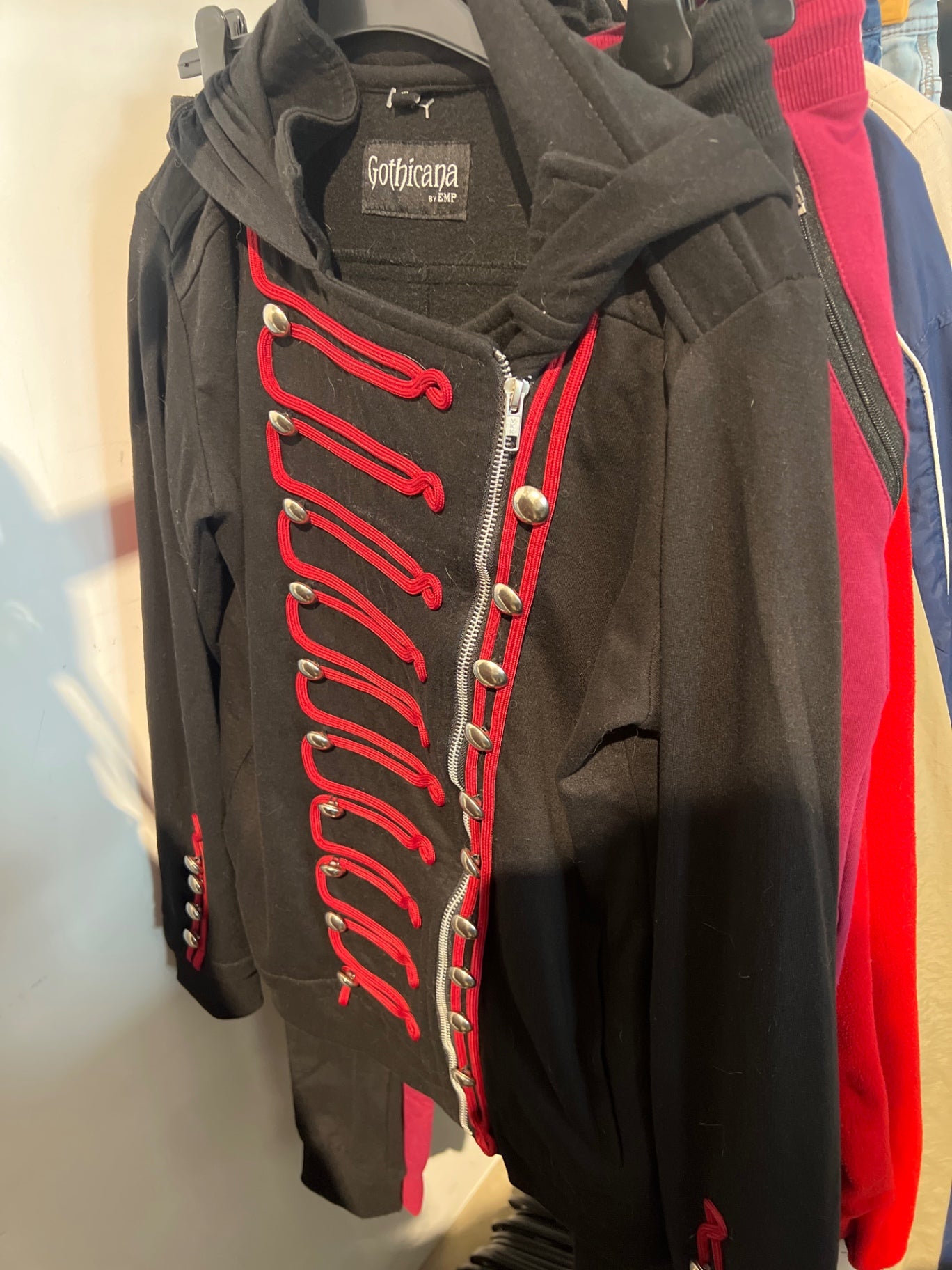 Gothicana Jacke Schwarz mit Rot Gr.: M