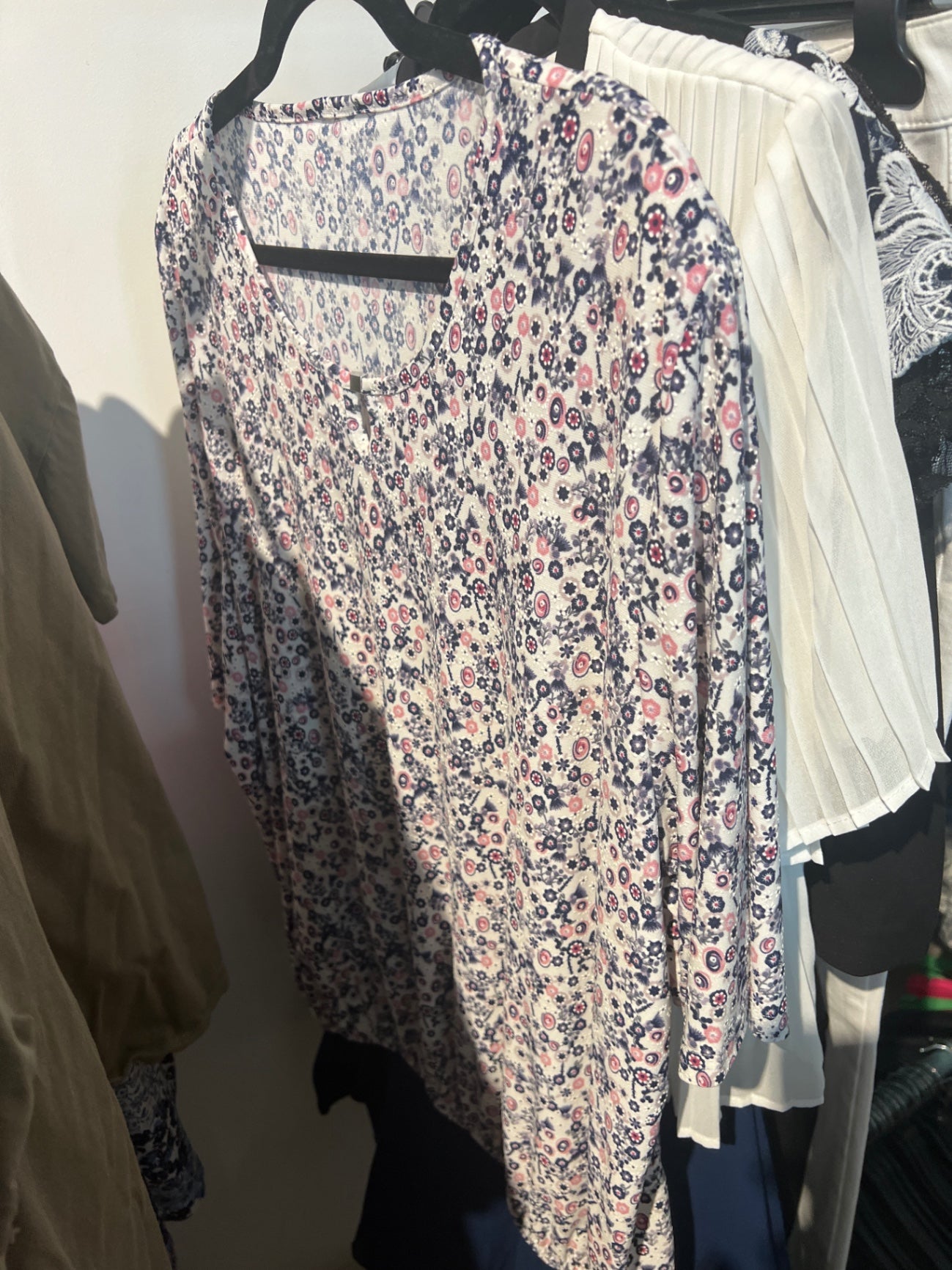Bluse Bunt (mit floralem Muster) Gr.: XL