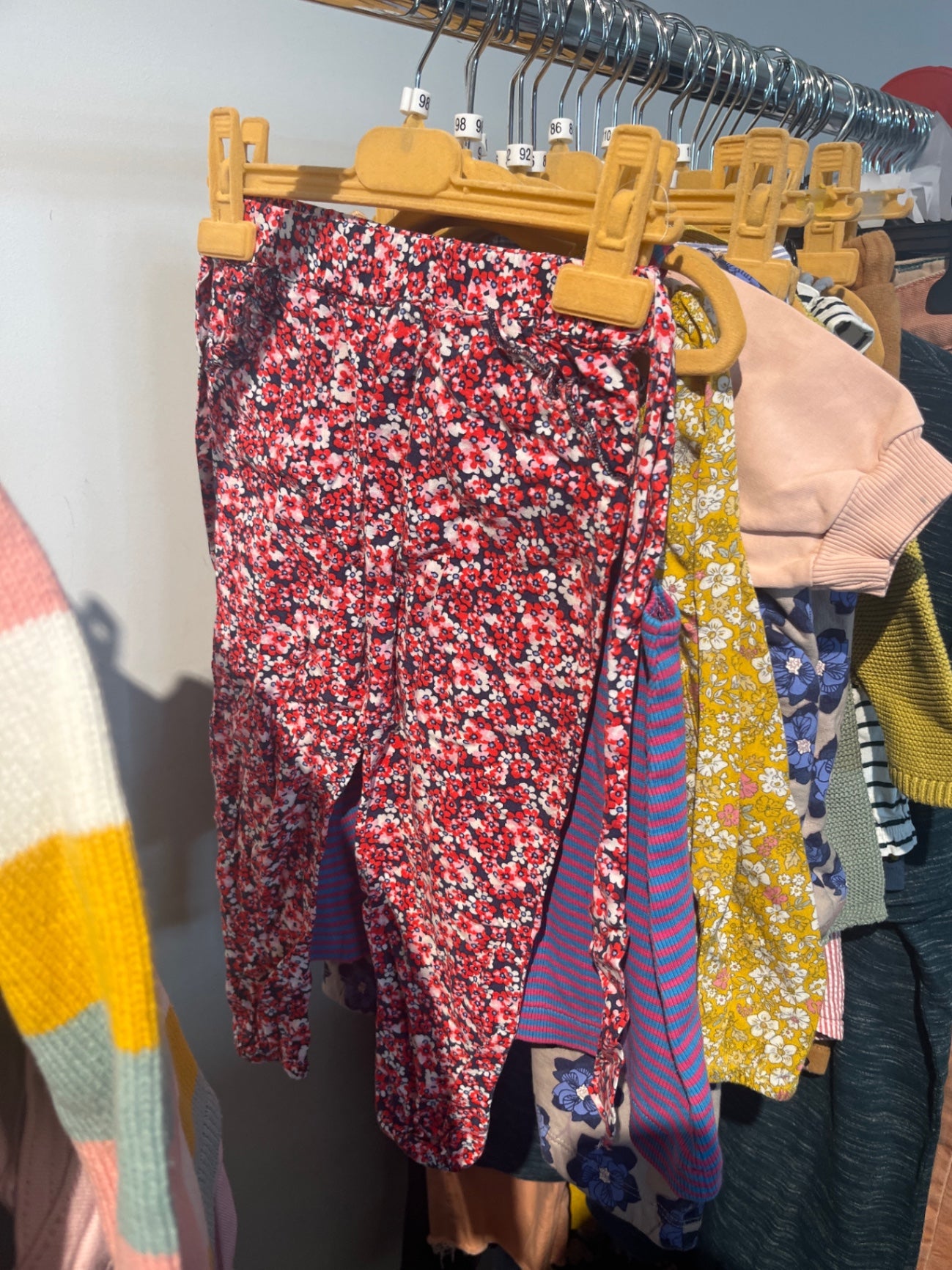Topolino Hose Rot Blumen Gr.: 98