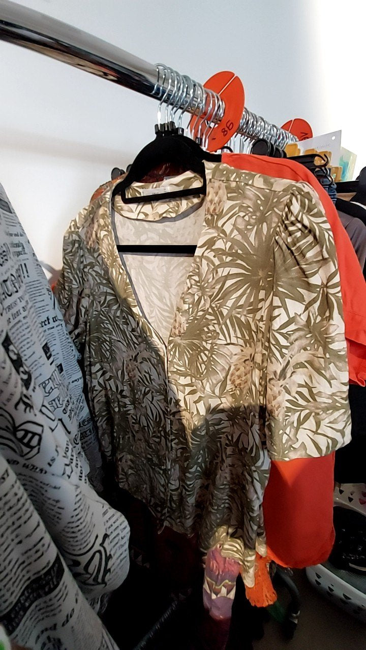 MNG Bluse Beige mit grünen Muster Gr.: L