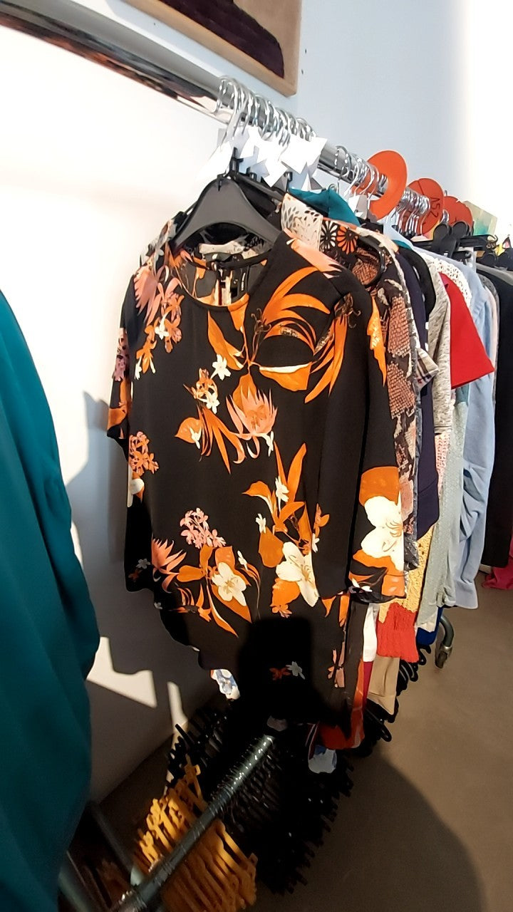 Vero Moda T-Shirt Schwarz/OrangeGr.: M
