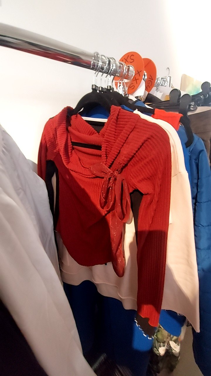 Oberteil Rot mit Schleife Gr.: XS