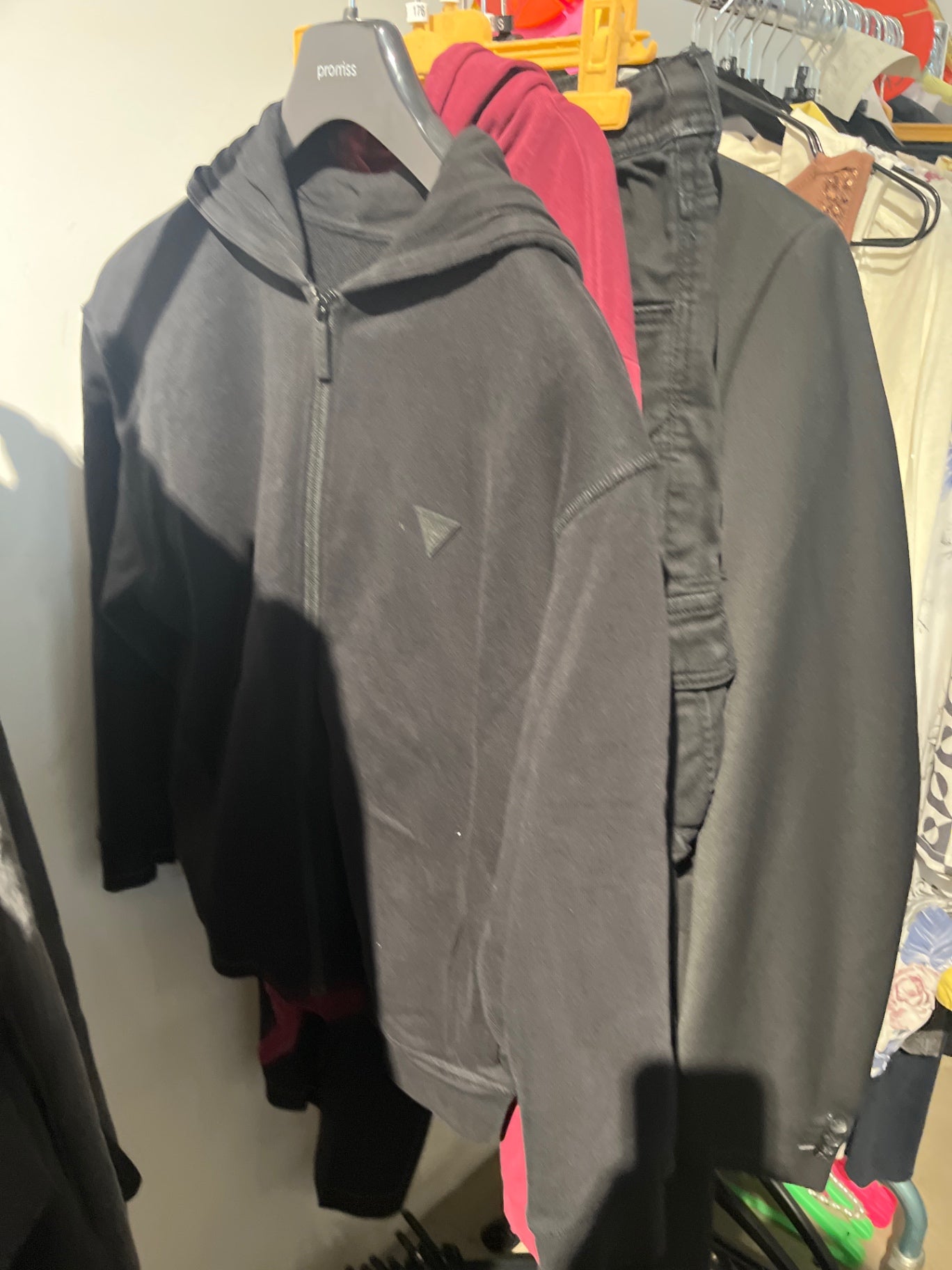 Guess Jacke Schwarz Gr.: 176