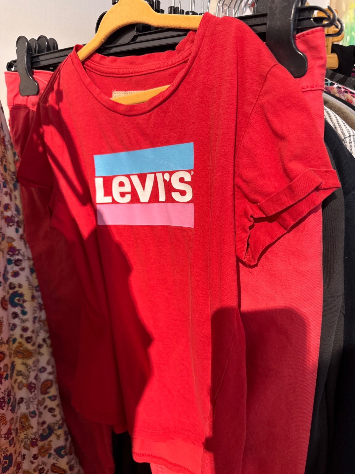 B-WARE, Levi's T-Shirt Rot