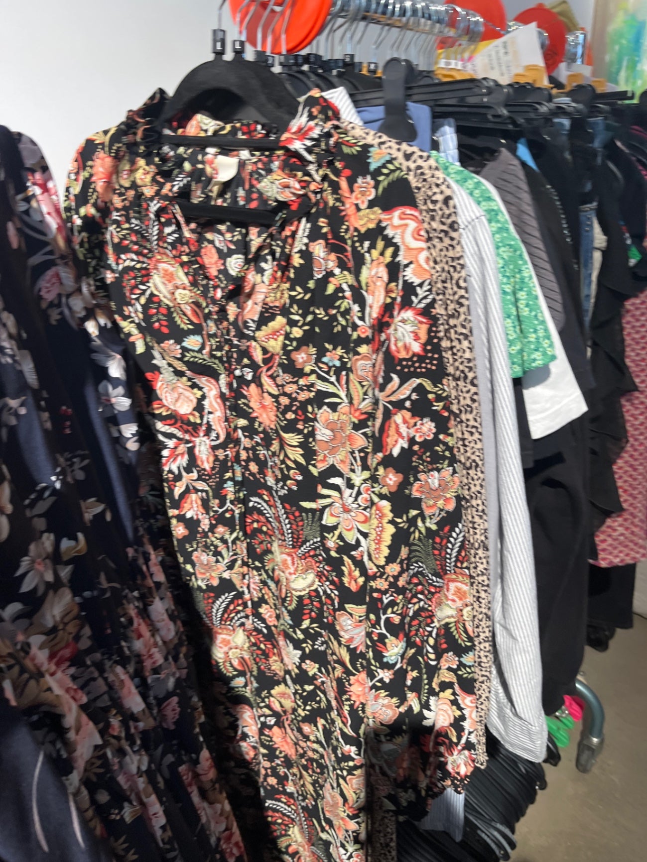 H&M Kleid Schwarz Blumen Gr.: L
