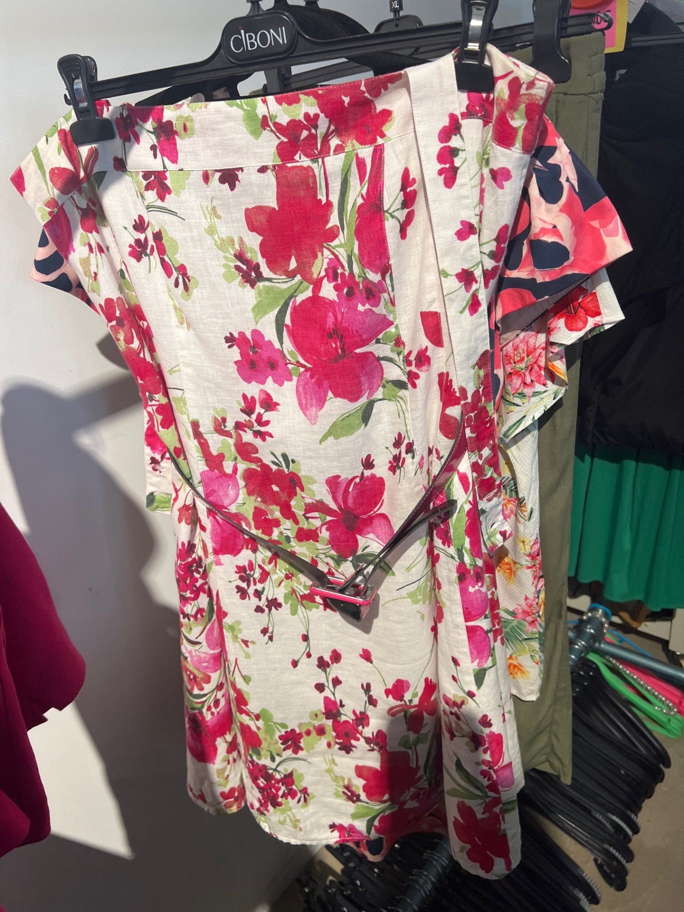 MARIPOSA Kleid + Gürtel Weiß, Pink Gr.: XL