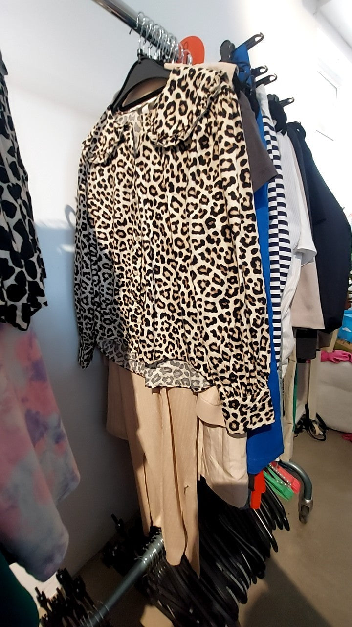 H&M Bluse Leo-Muster Gr.: M