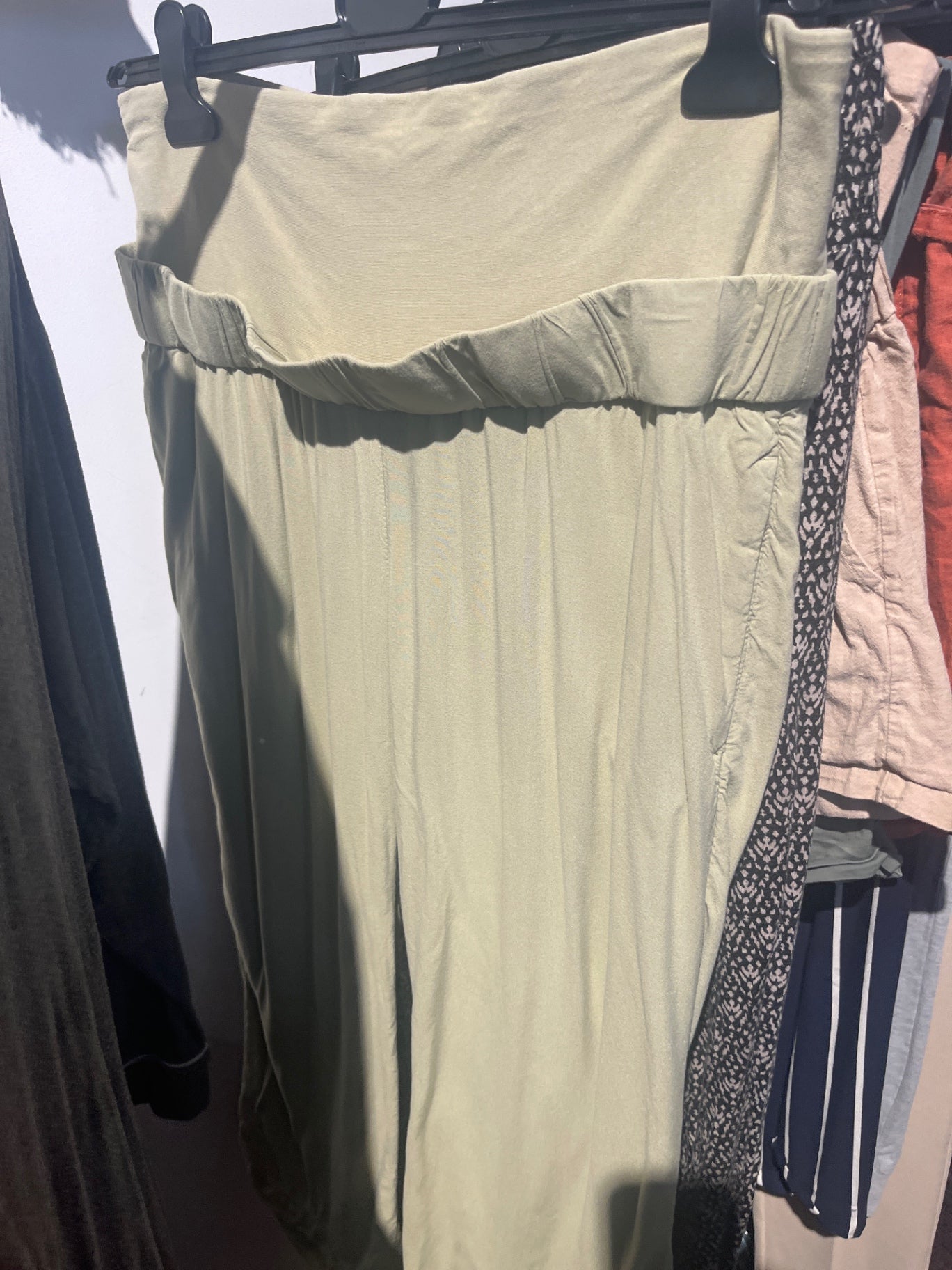 H&M Umstands-Hose Hellgrün Gr.: L