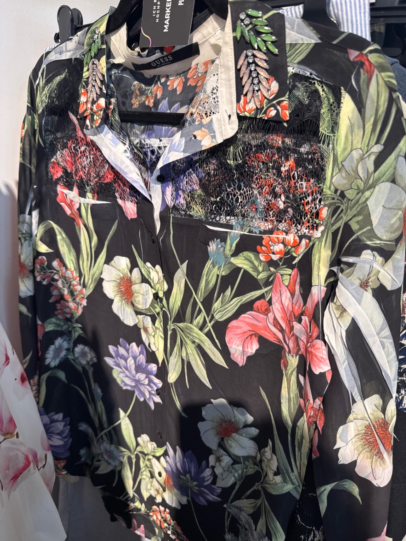 GUESS Bluse Schwarz mit Blumen Gr.: M