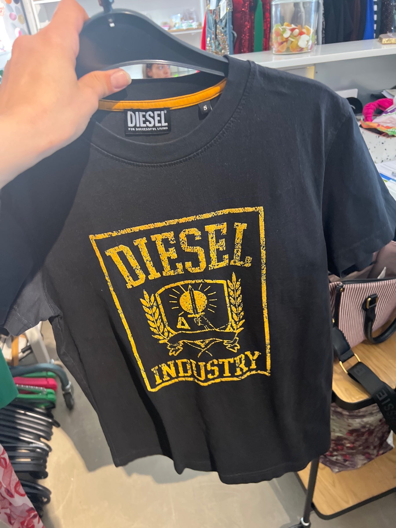 DIESEL T-Shirt Schwarz und Gelb Gr.: S