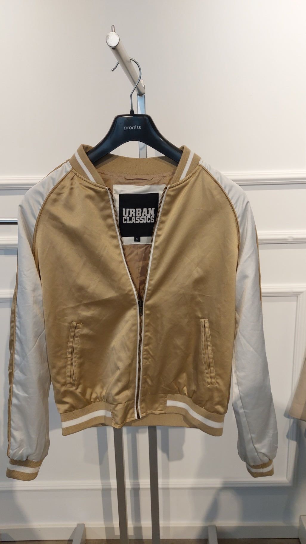S Urban Classics Bomberjacke Beige und Weiß