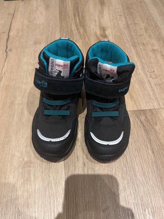 23 Superfit Stiefel Schwarz