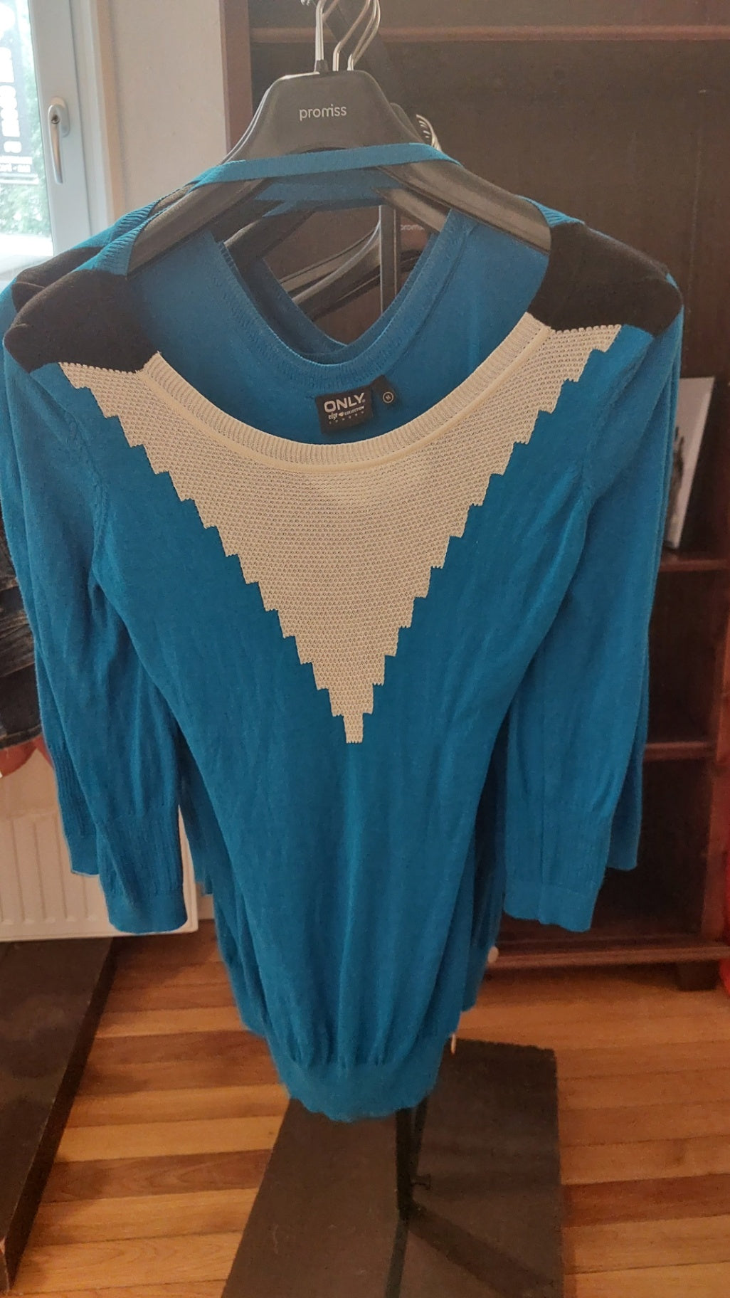 ONLY Pullover Blau mit Weiß und Schwarz