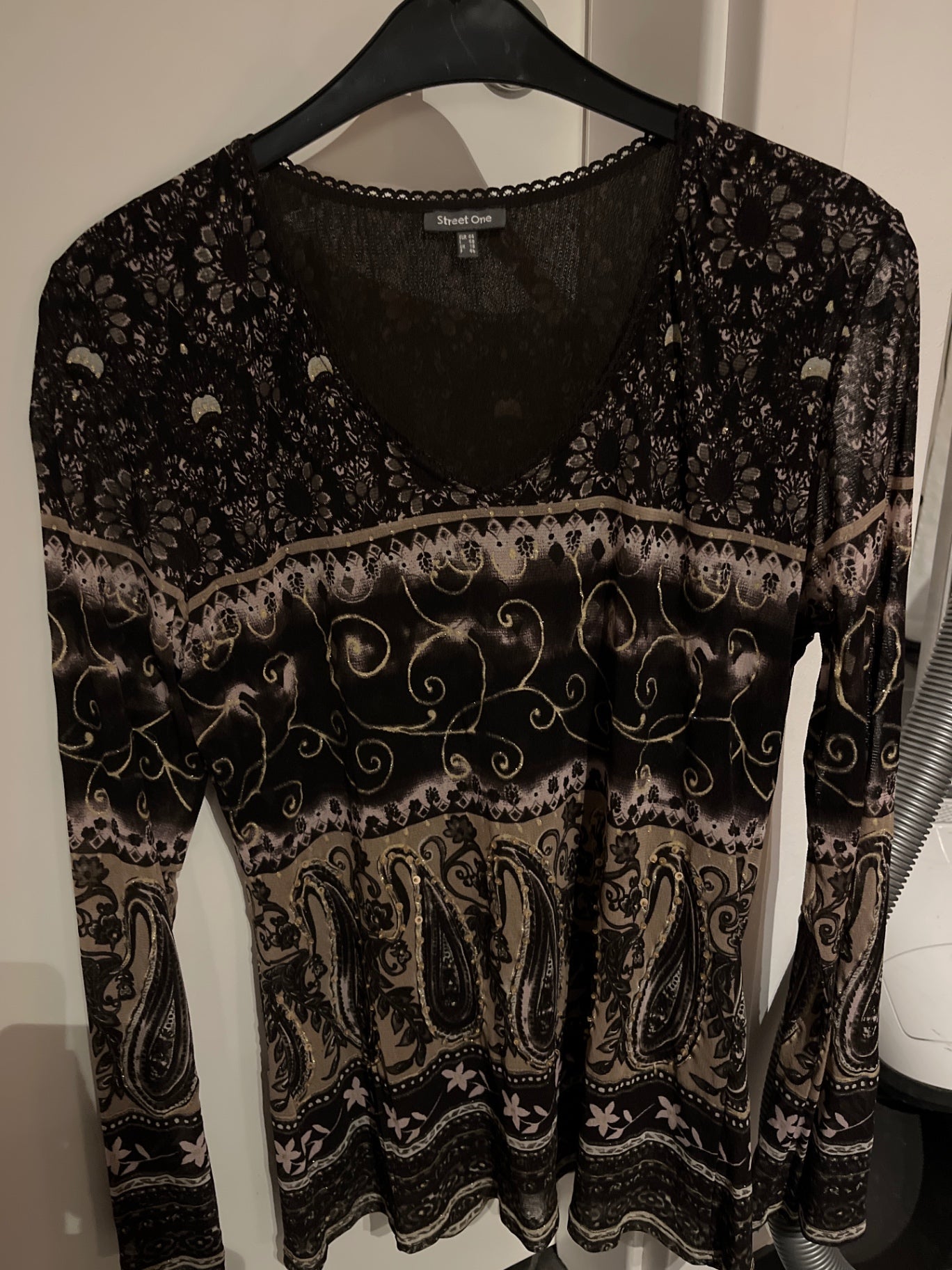 Street One Langarmshirt Schwarz Gold Pailletten