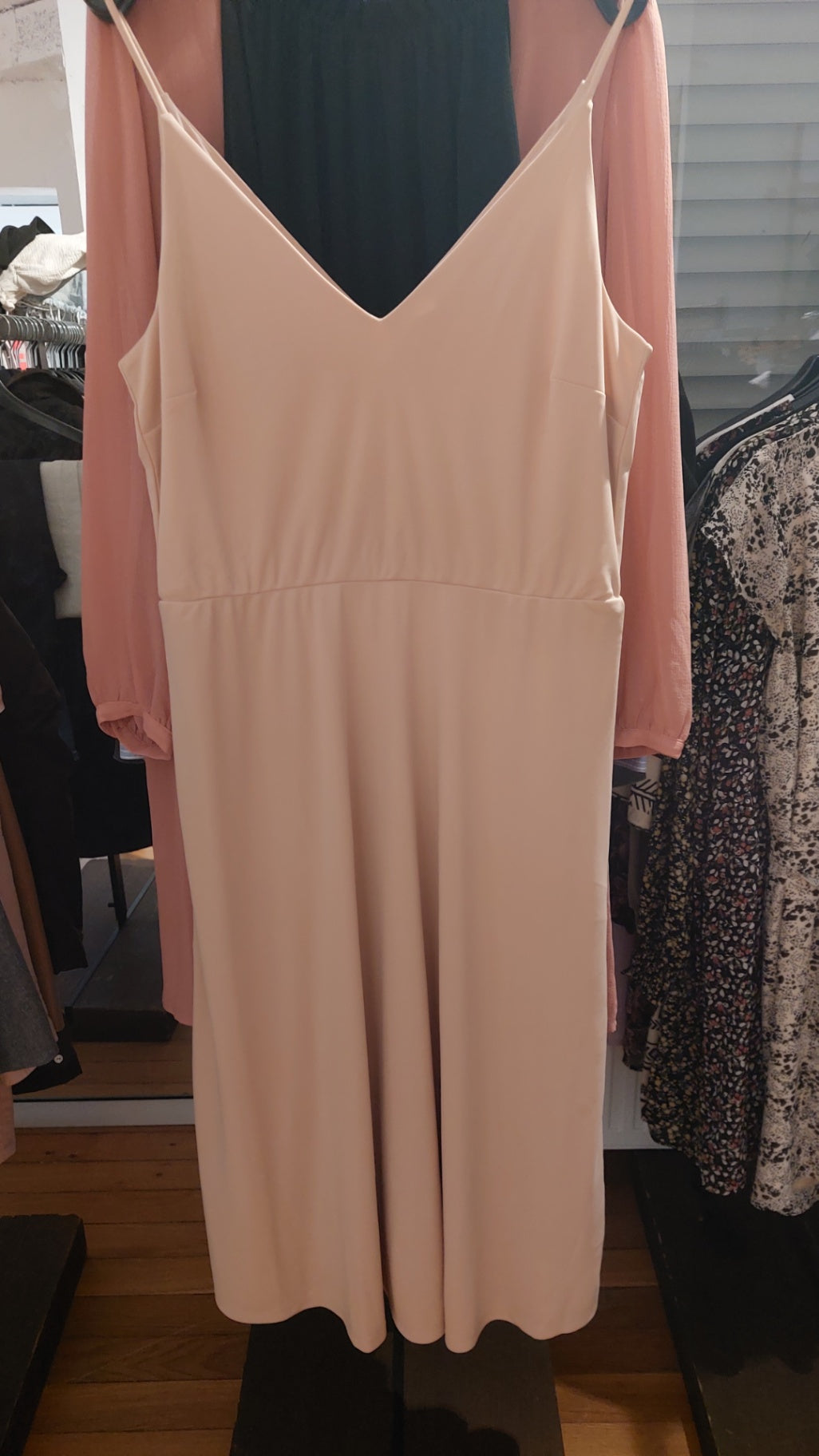 HM Kleid Hautfarbe