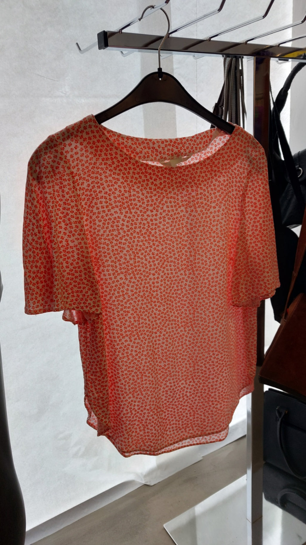HM Blusenshirt  Weiß mit orangenen Blumen