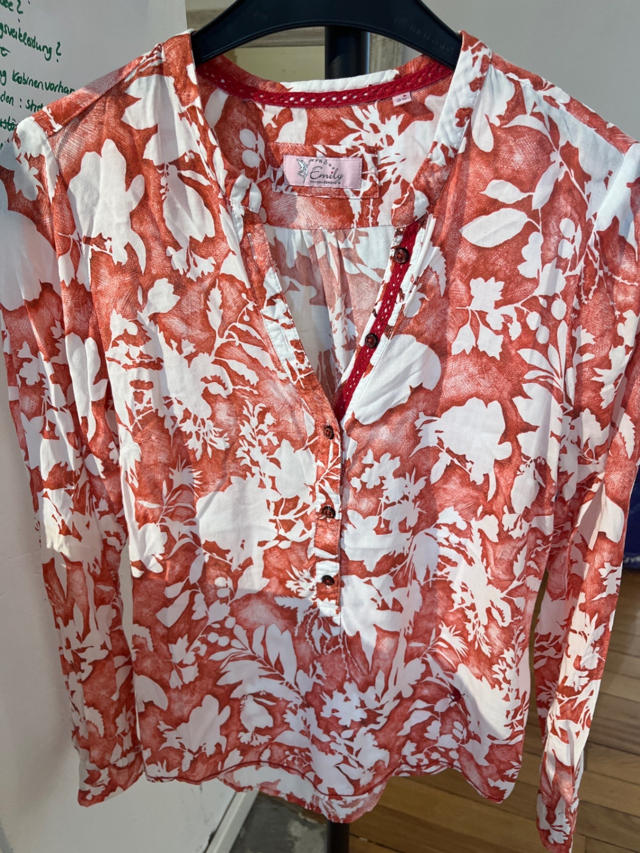 Emily van den Bergh Bluse Rot und Weiß