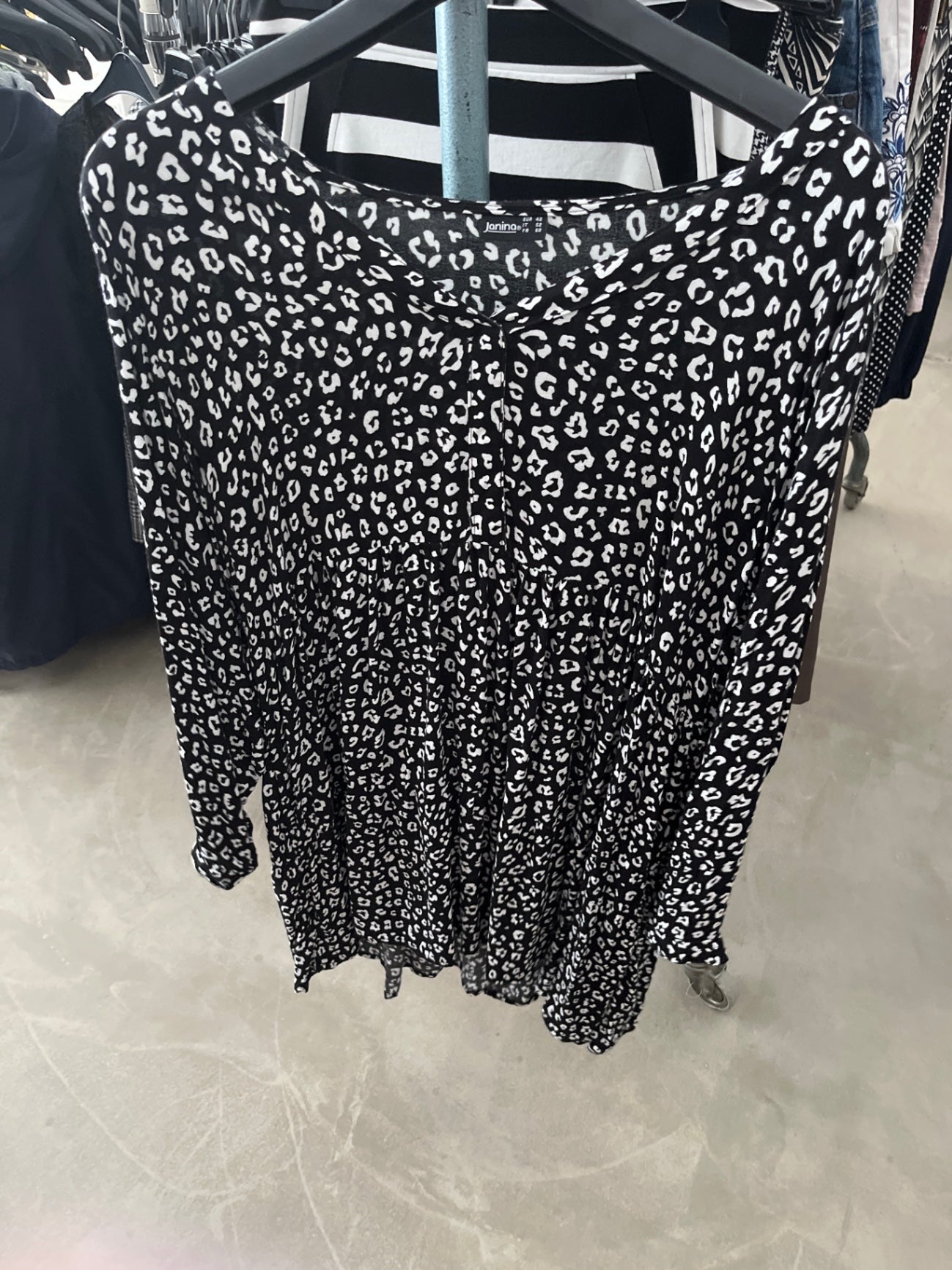 Janina  Kleid Schwarz und Weiß