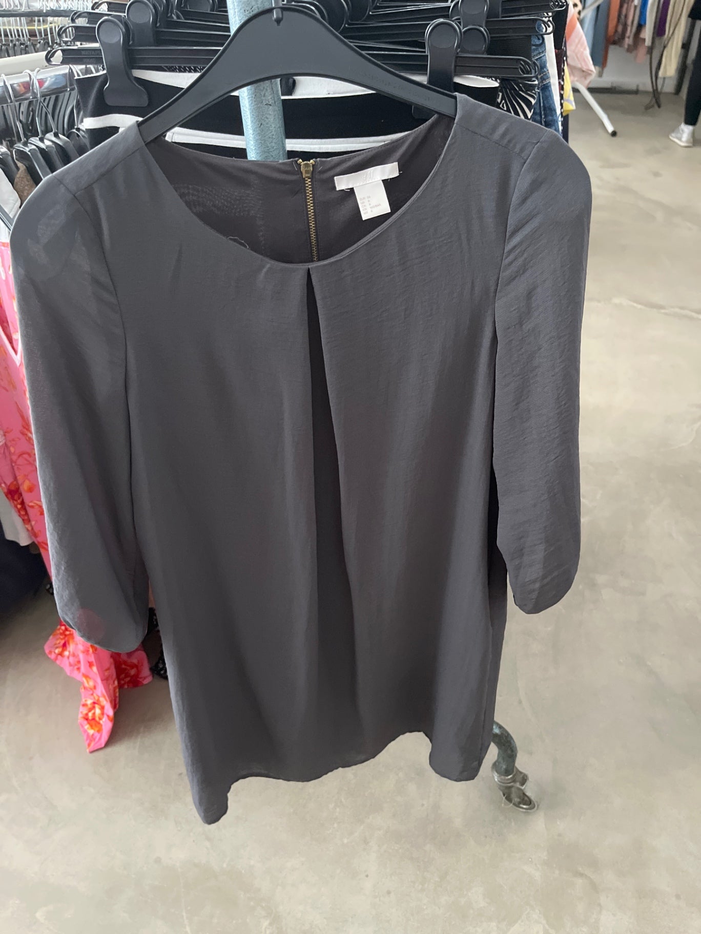 H&M Kleid Grau