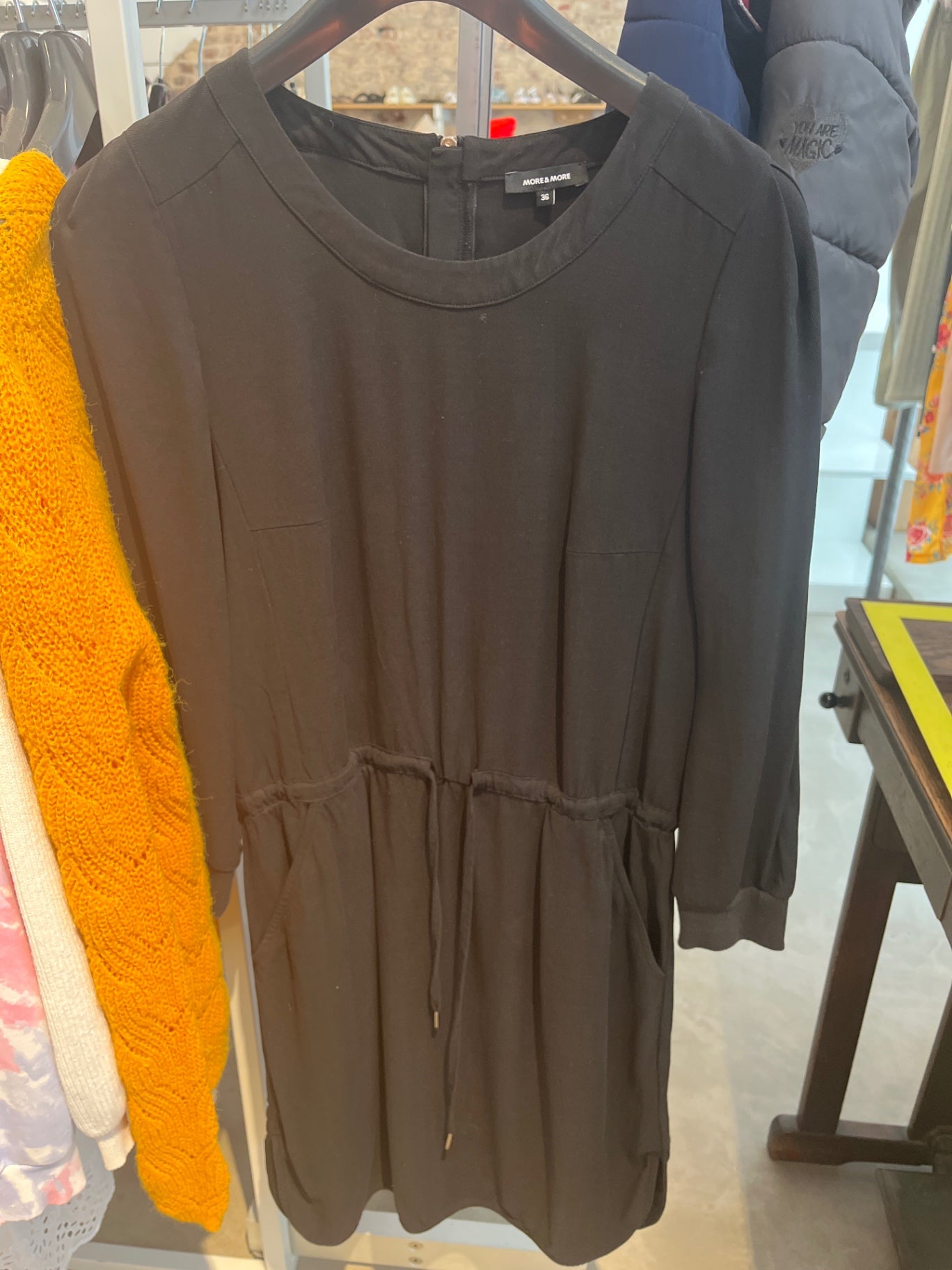 More & More Kleid Schwarz