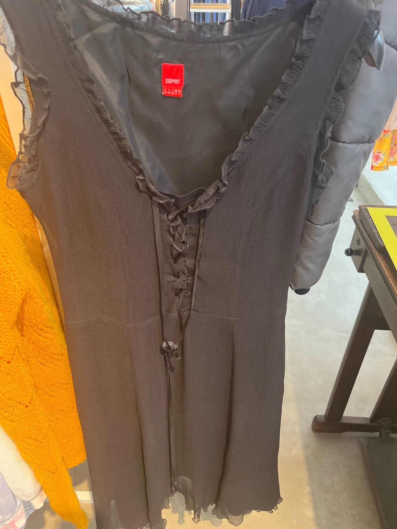 Esprit Kleid Schwarz
