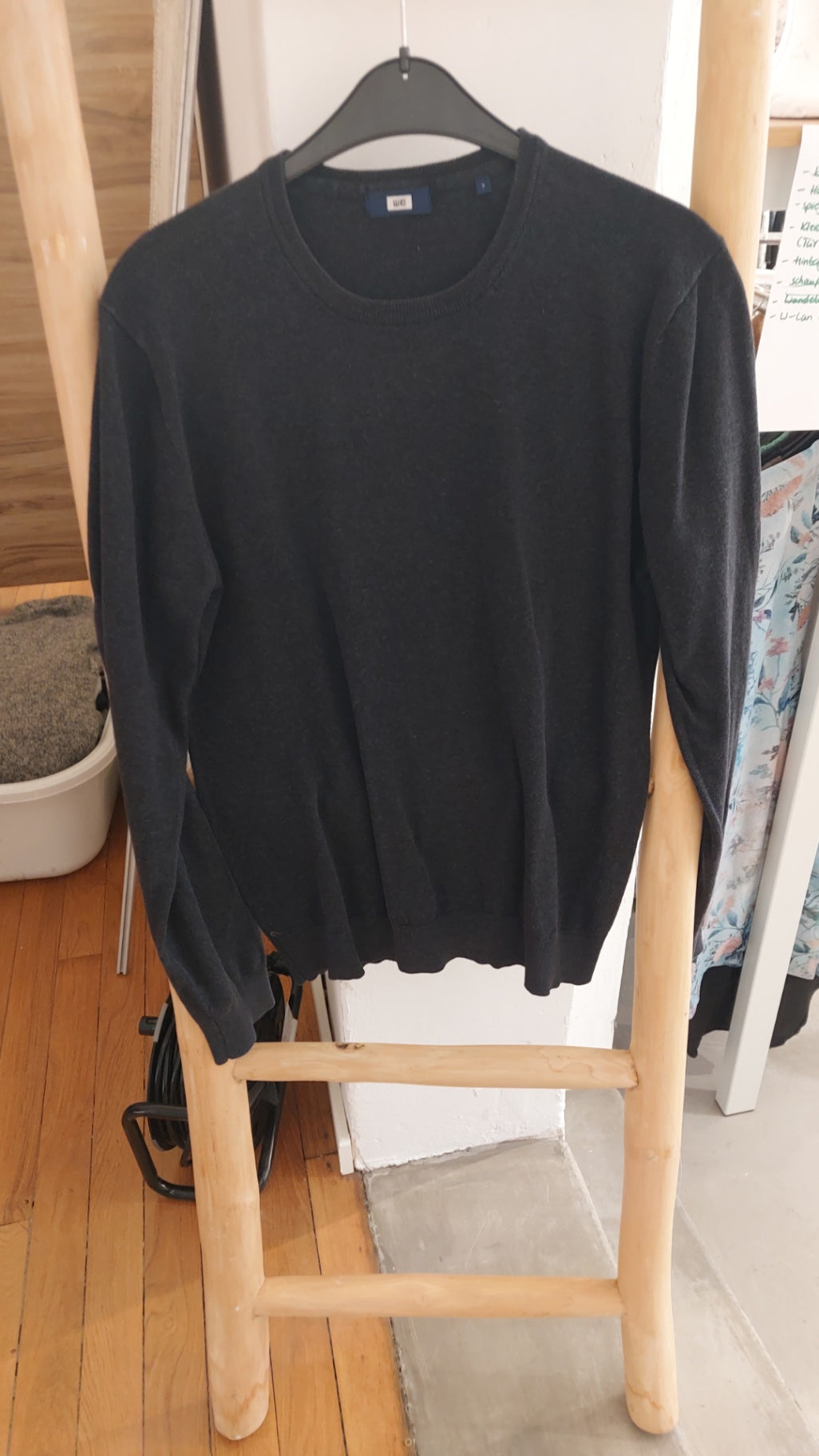 WE Pullover Grau