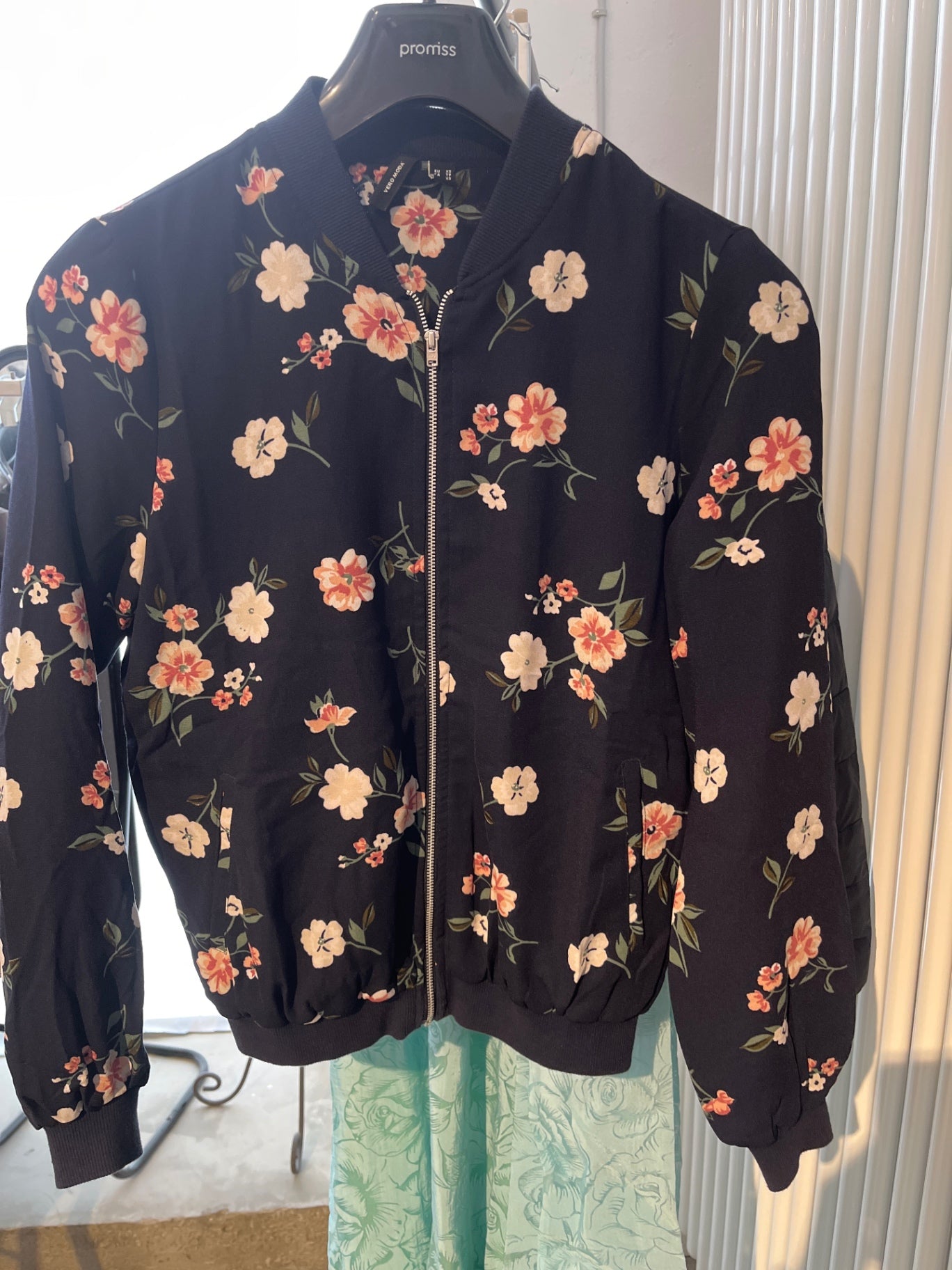 Vero Moda Jacke Blau mit Blumenmuster
