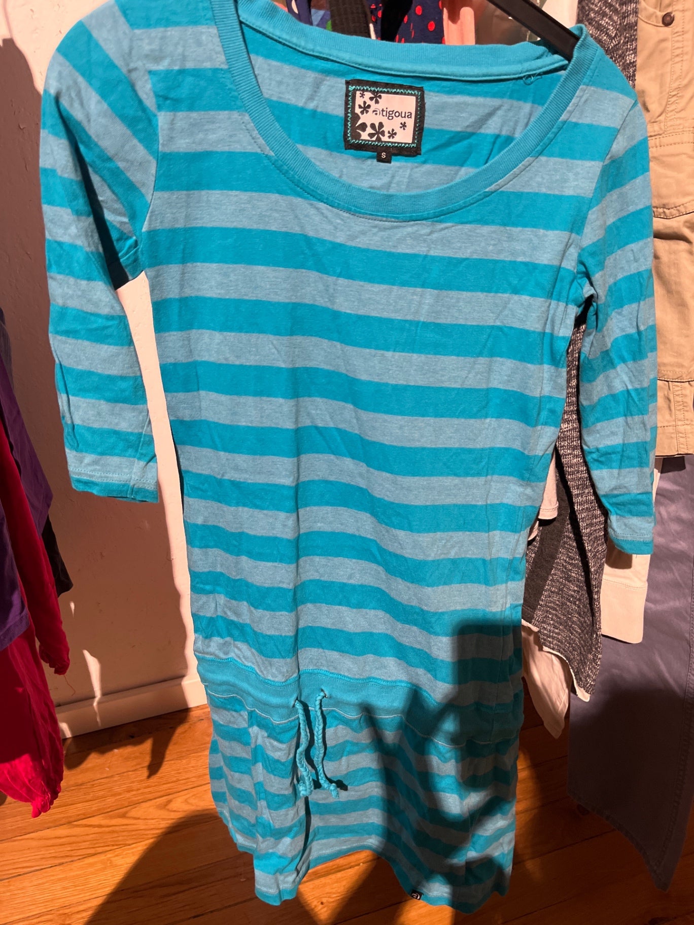 Atigoua Kleid Blau
