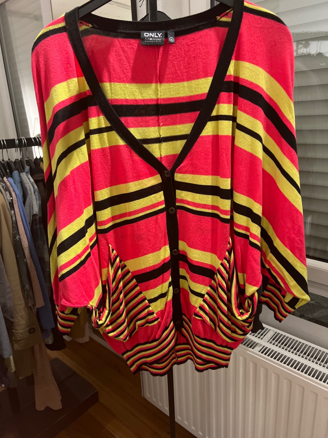 ONLY Sweatjacke Rot, Gelb und Schwarz gestreift