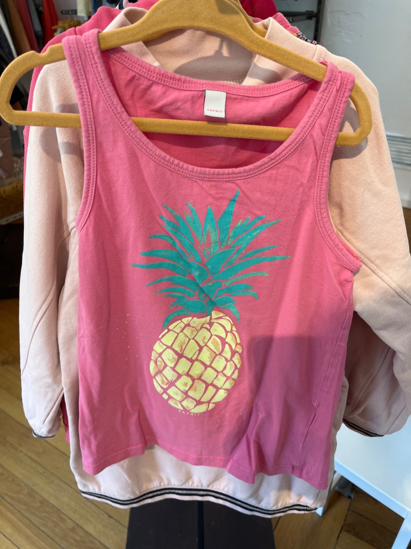 Esprit Top Rosa, Ananas