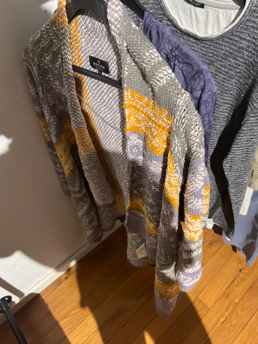 Review Strickjacke Mehrfarbig (Grau, Gelb, Weiß)
