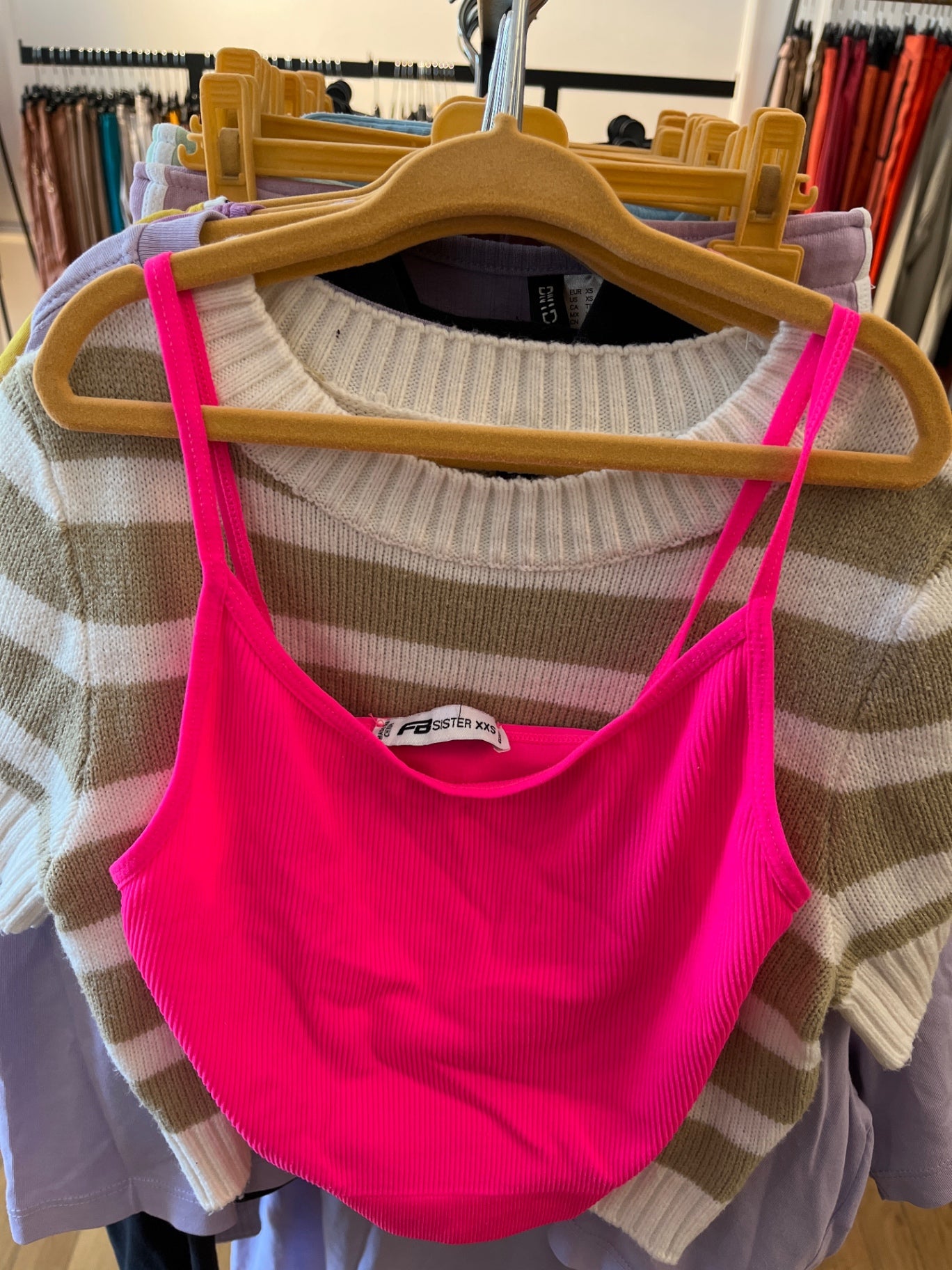 FB Sister Top Pink neon