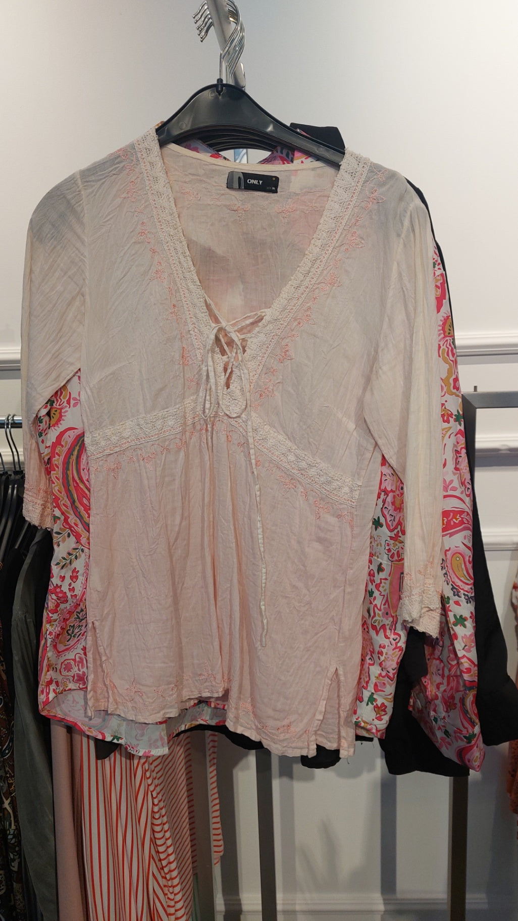 Only Bluse Weiß und Rosa