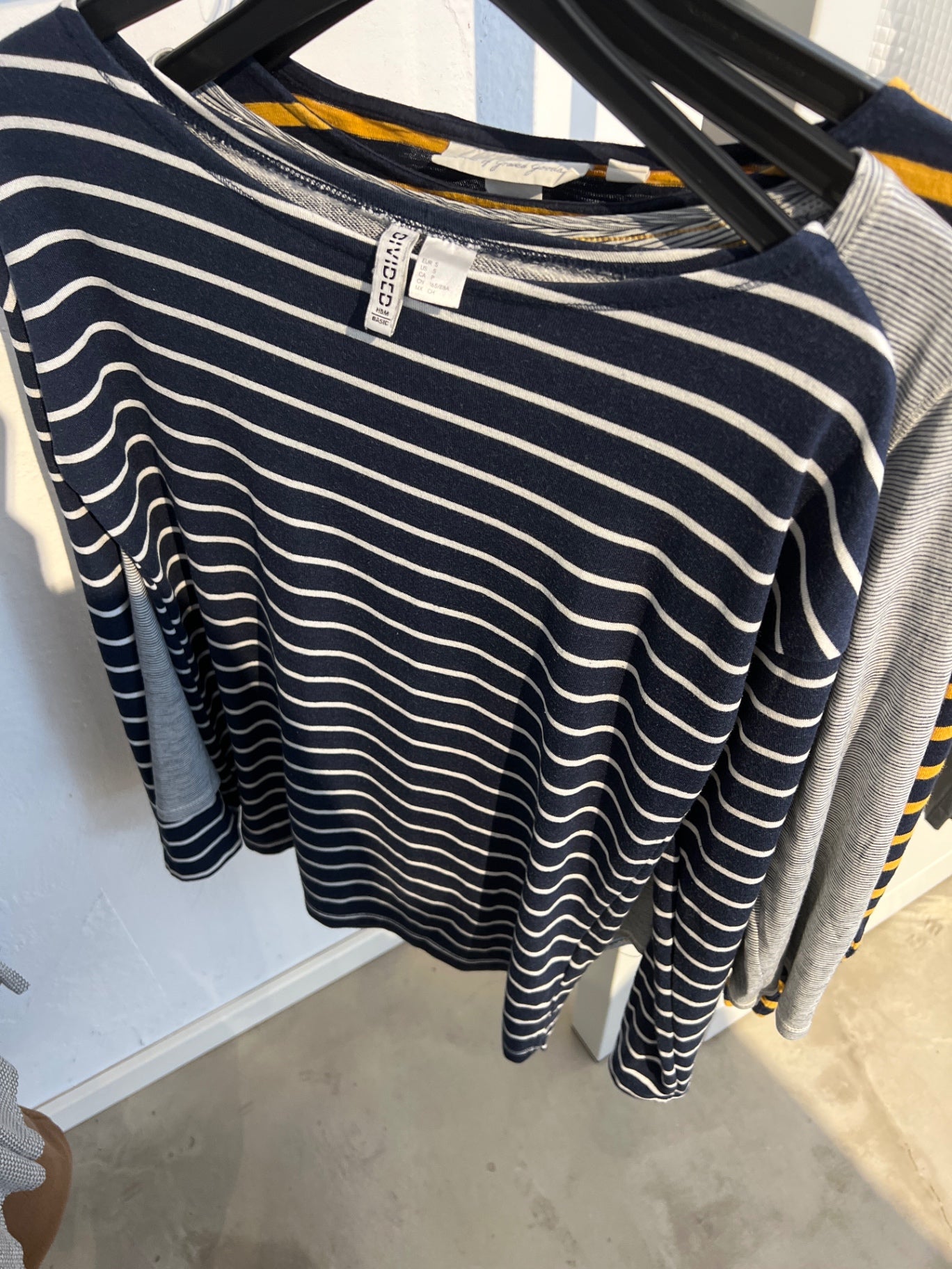 H&M Langarmshirt Blau und Weiß gestreift