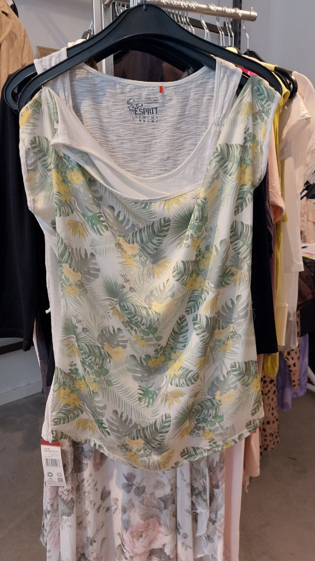 Esprit T-Shirt Weiß mit grün und gelb