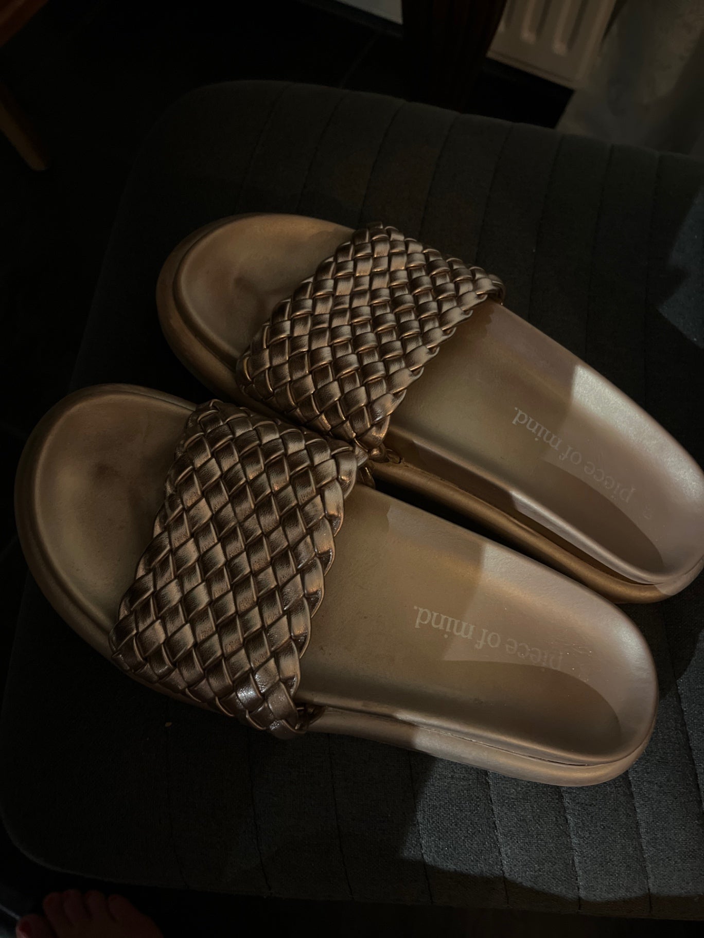 Piece of Mind Sandalen Gold