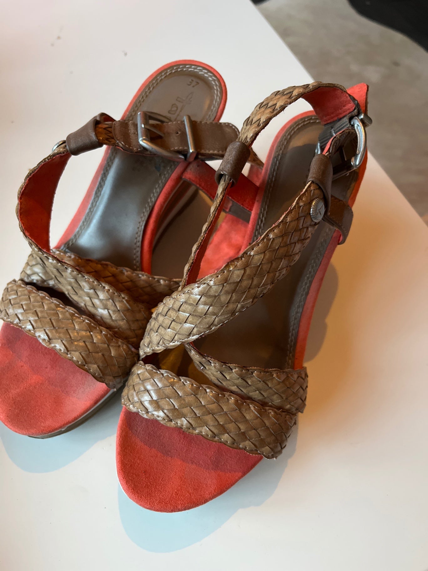 Tamaris Sandalen, Keilabsatz Braun und Koralle