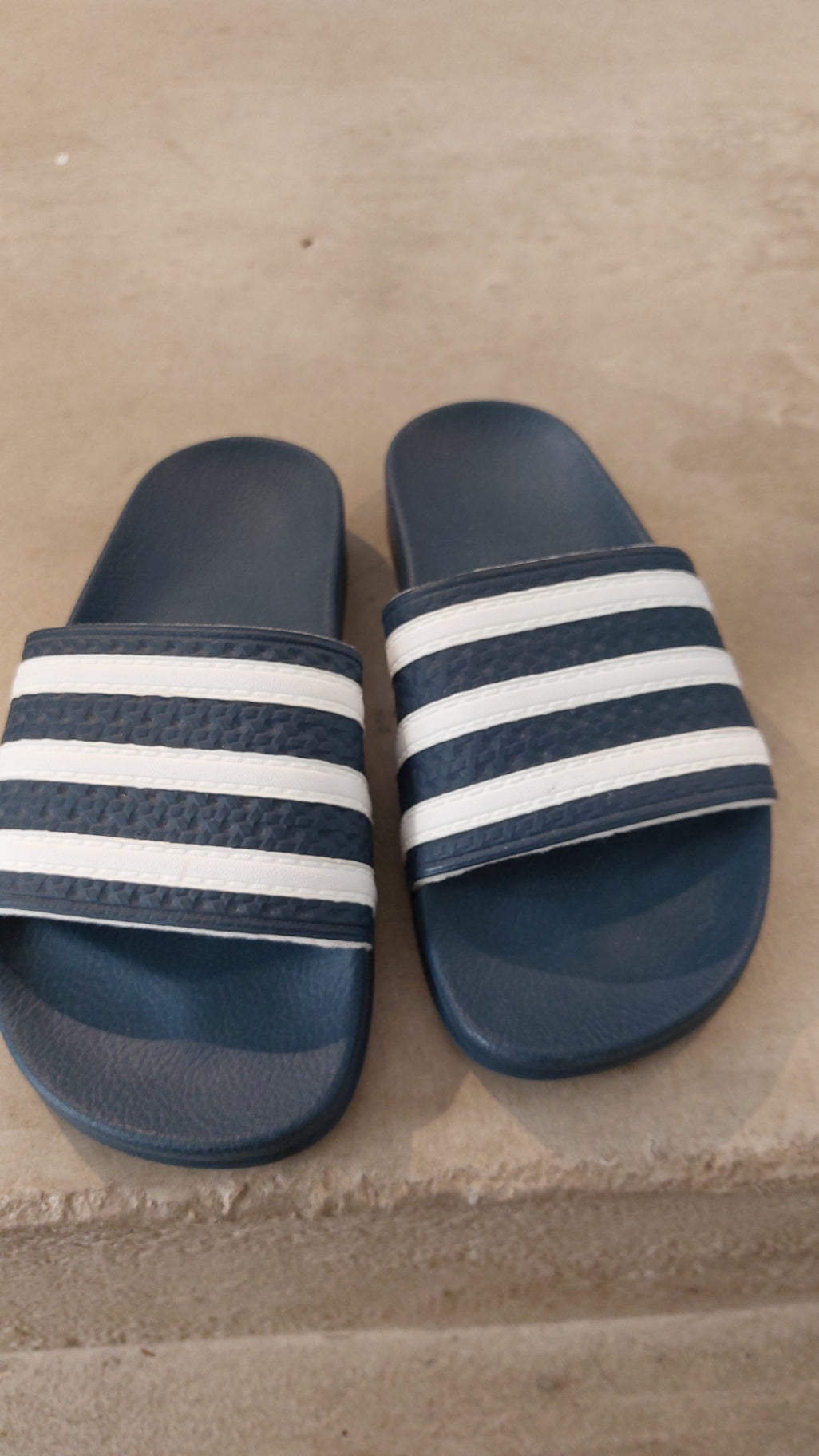 Adidas Sandalen Blau und weiß