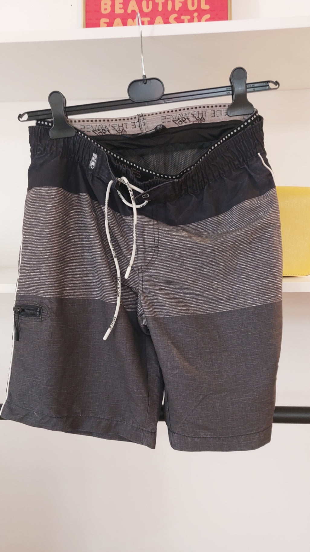 Much more Kurze Hose Schwarz und Grau