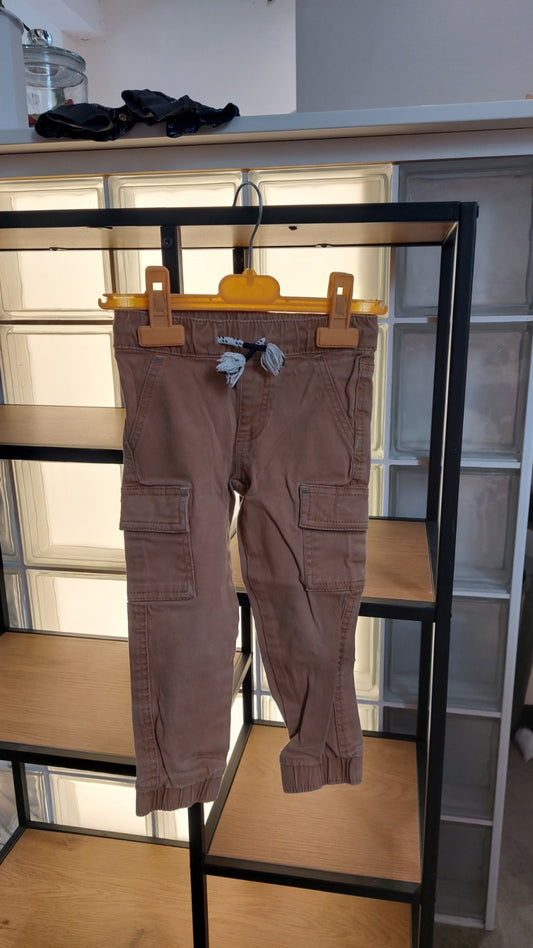 Poco Piano Hose Braun