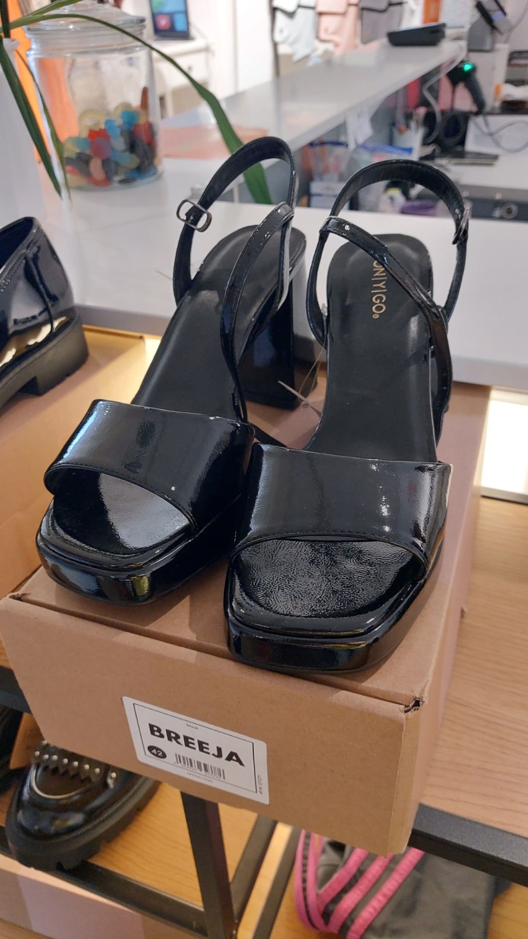 ON/Y/GO Sandalen Schwarz