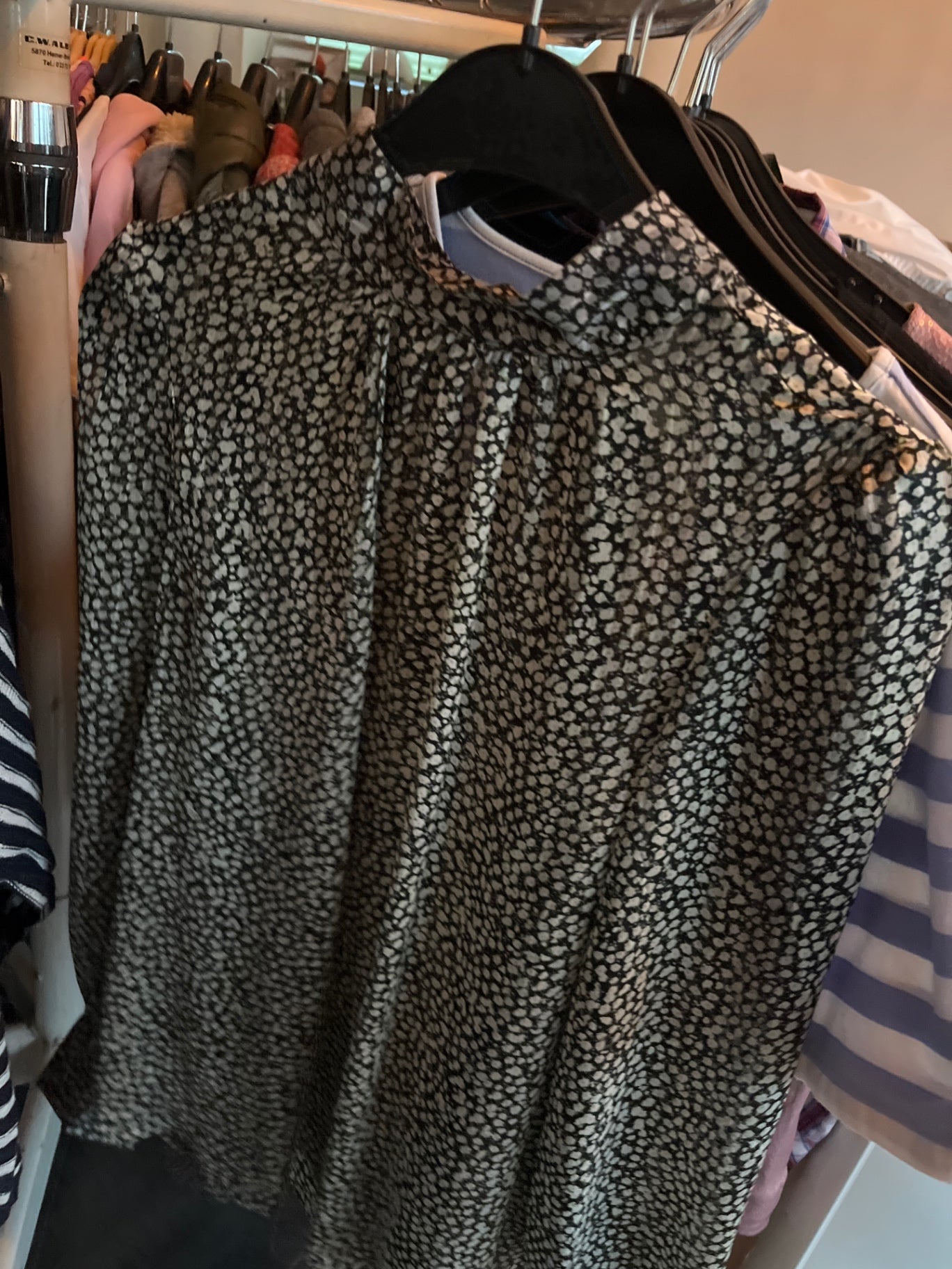 H&M Bluse Schwarz mit weißen Blumen