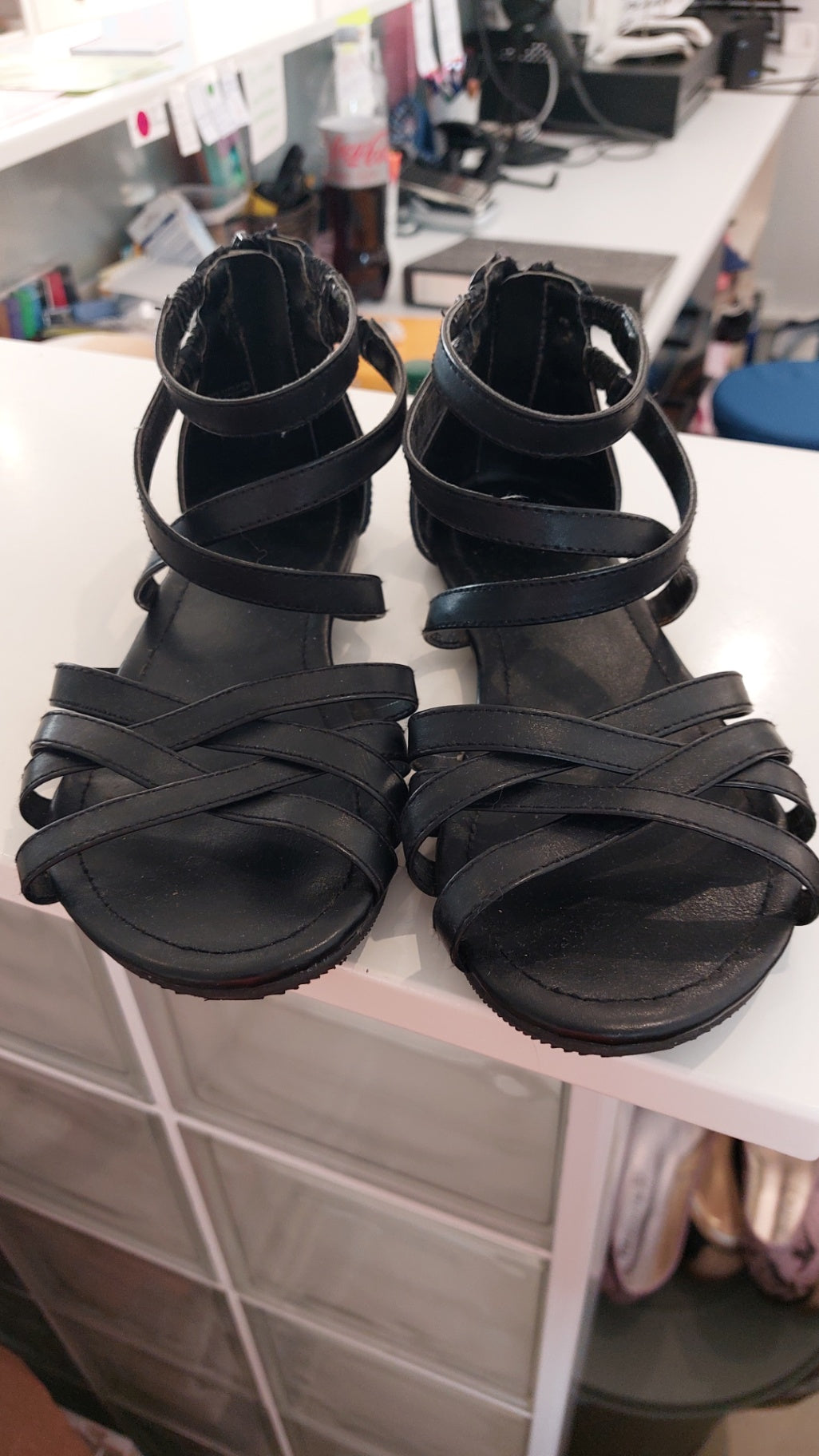 DIVIDED Sandalen Schwarz