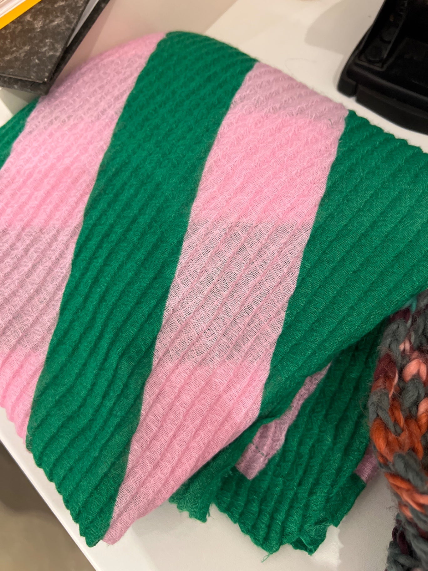 Opus Schal Grün, Rosa