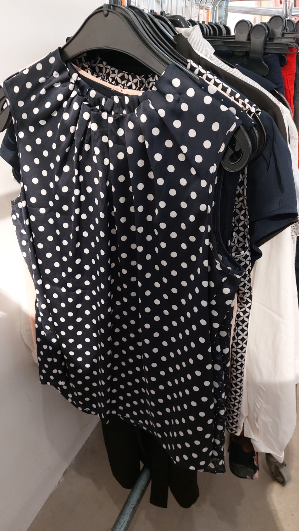Comma Bluse Blau mit weißen Punkten