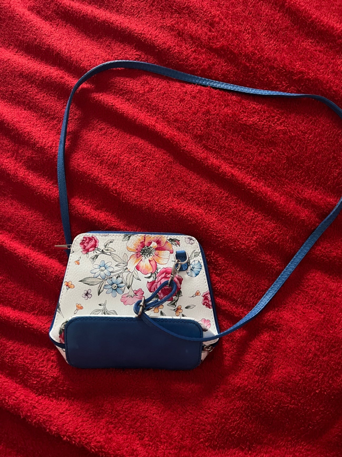 TRUE VINTAGE! Handtasche Weiß mit Blumenmuster und Blau