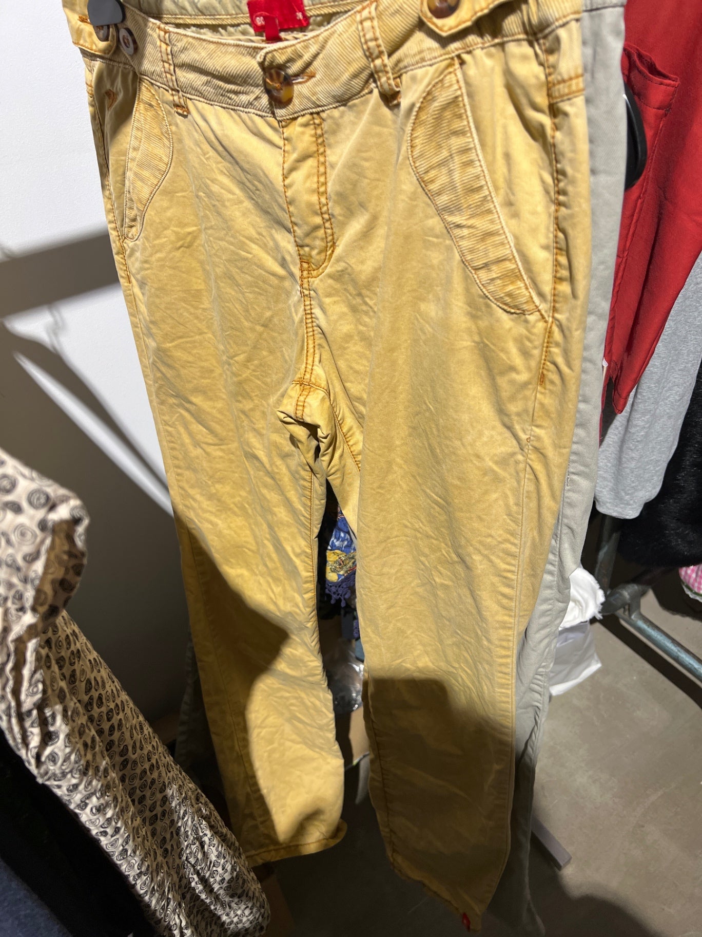 Edc Hose Gelb