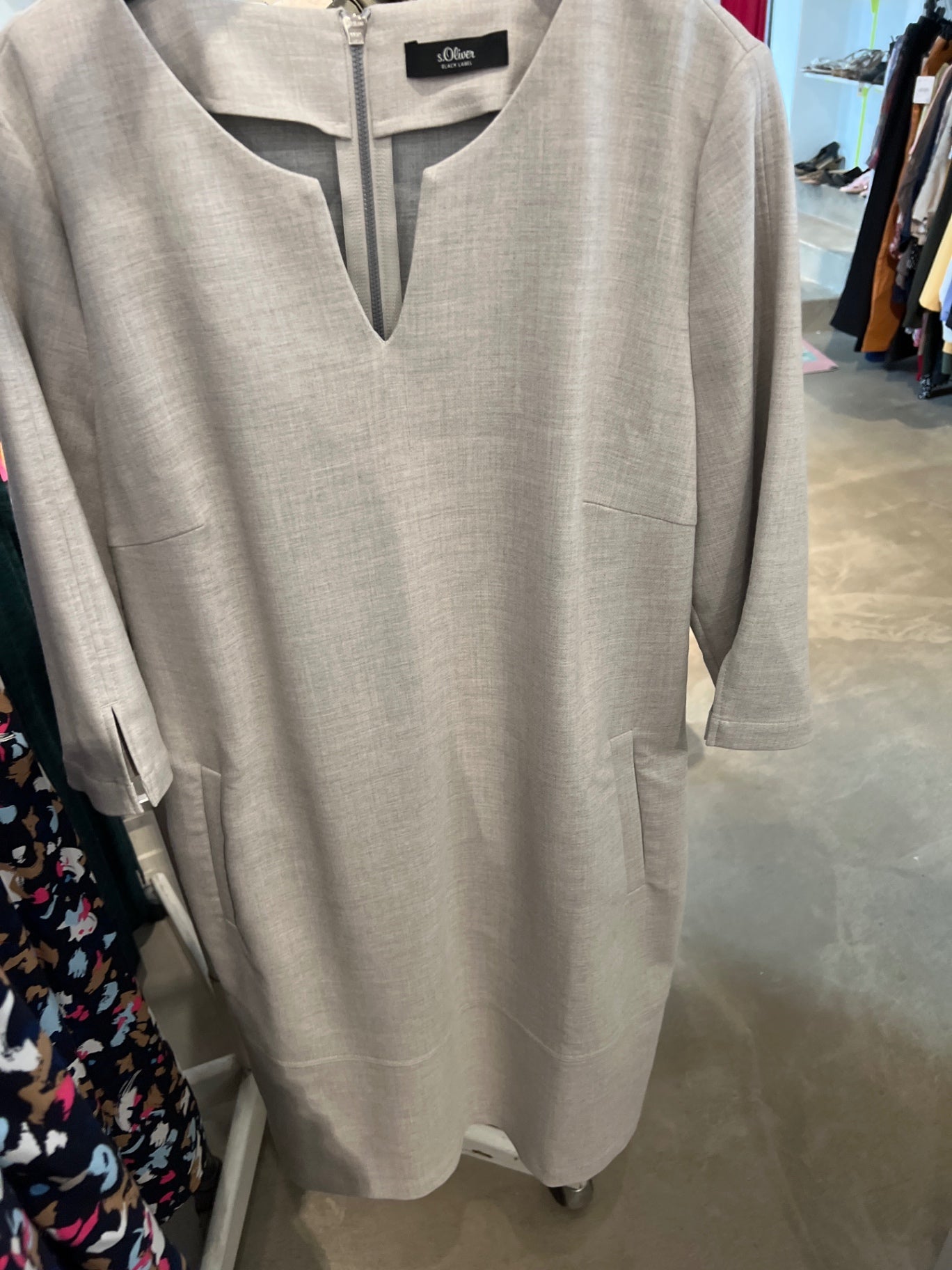 s.Oliver Kleid Grau