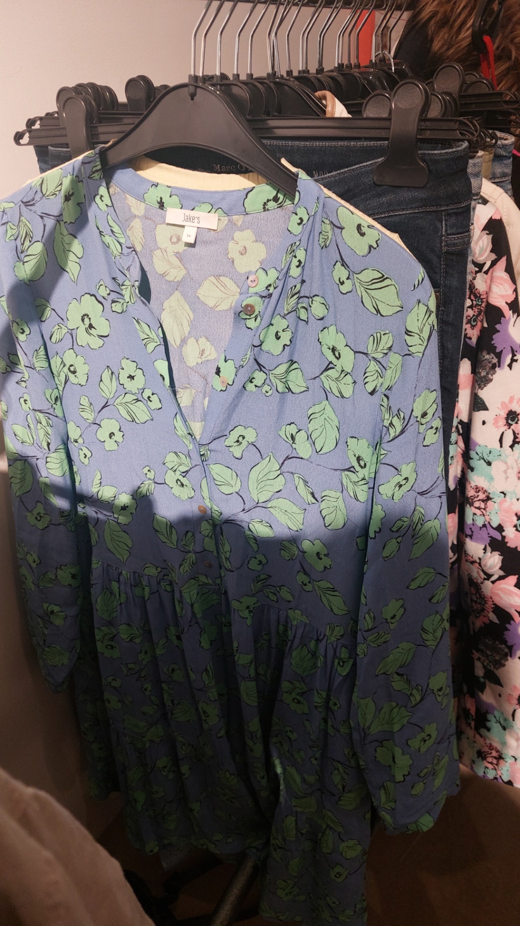 Jake's Bluse Blau mit grünem Blumenmuster