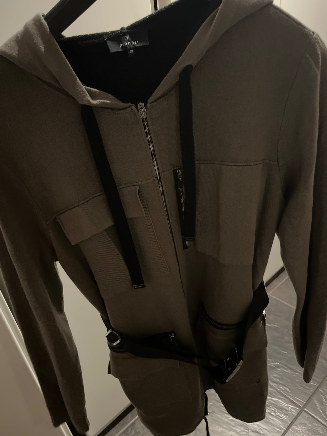 Monari Sweatmantel mit Gürtel Olivgrün, Schwarz